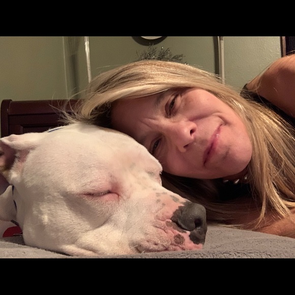 Meet your Posher, Robyn - Picture 2 of 2